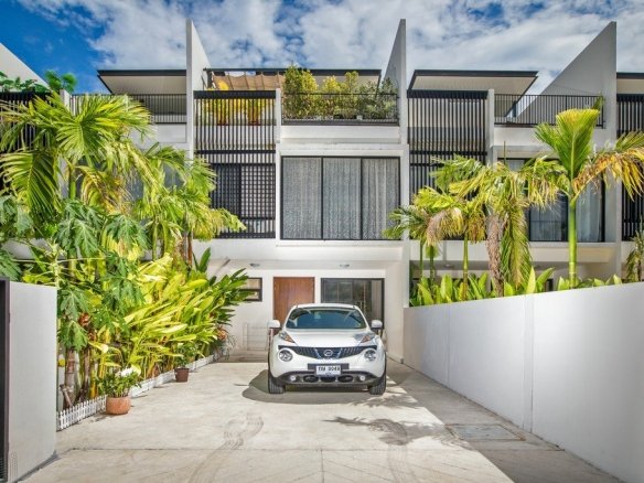 SPRS109 Laguna Townhouse 1