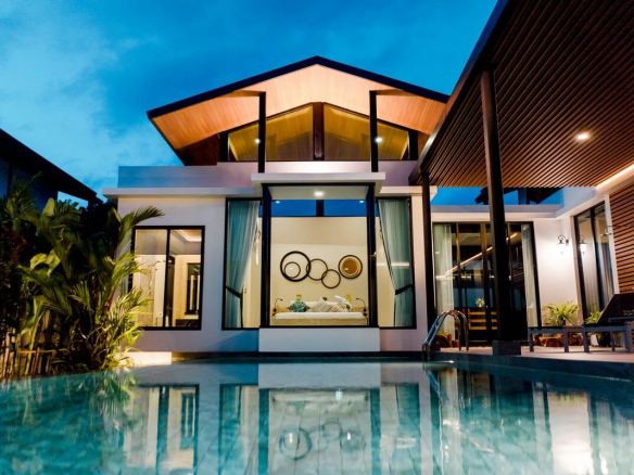 Naiharn Pool Villa Phuket