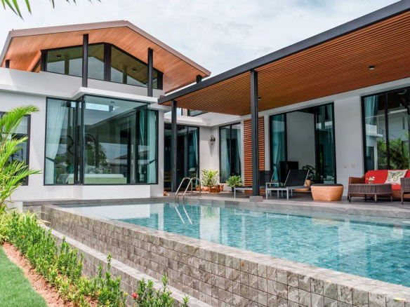 Naiharn Villa Phuket