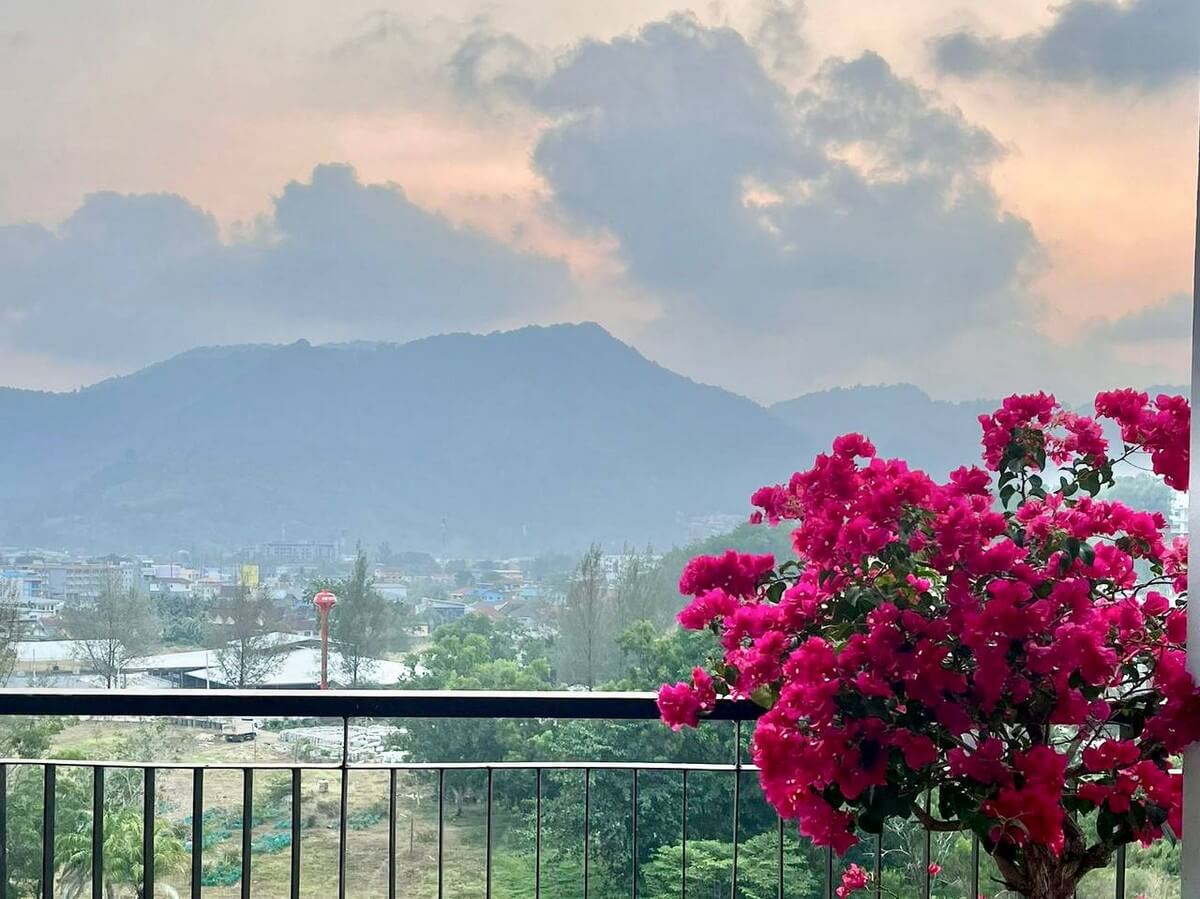 Stylish Duplex with Mountain View- SPRS305