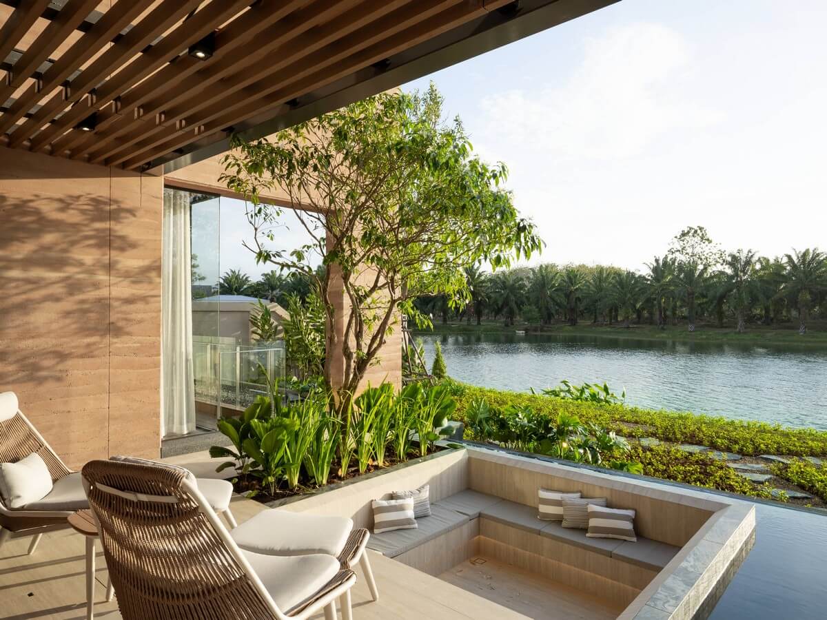 Luxury Lakeside Private Pool Villas for Sale – SPD276