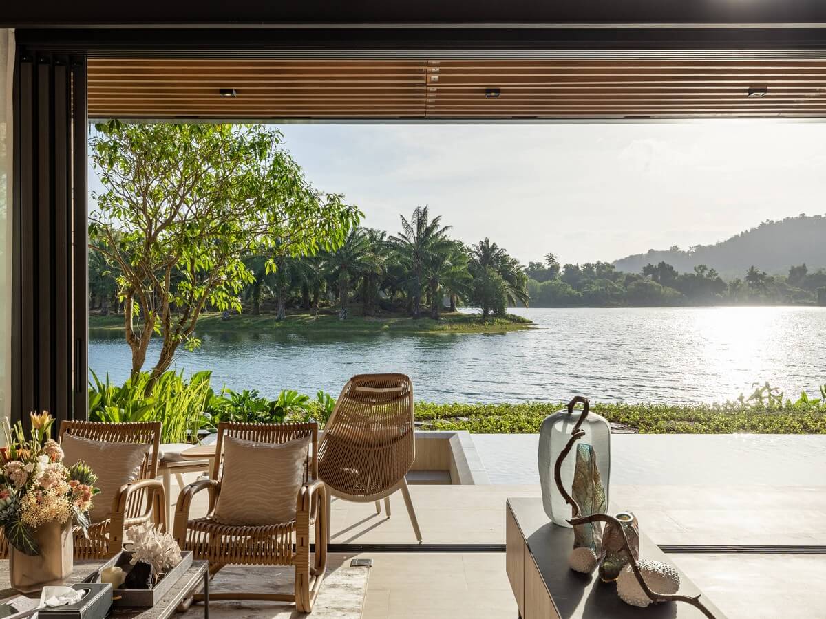 Luxury Lakeside Private Pool Villas for Sale – SPD276