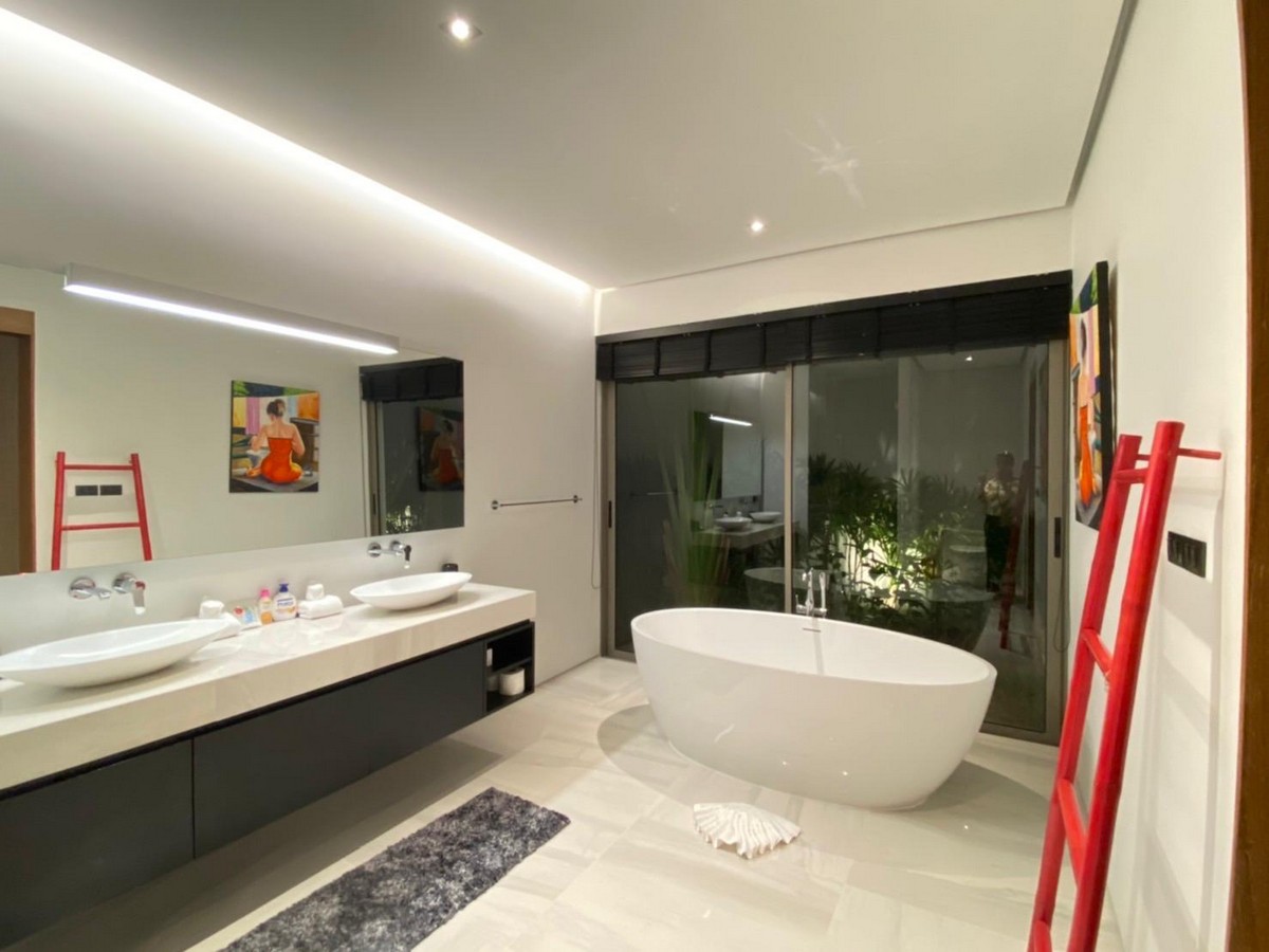 Luxury 4-Bedroom Pool Villa for Rent – SPR335