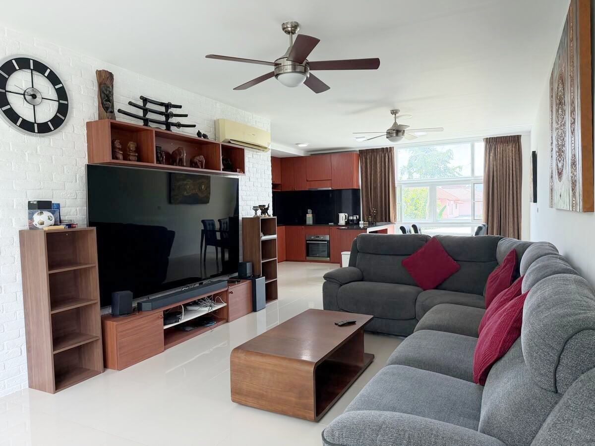 Lake View 3BR Pool Townhouse – SPR336