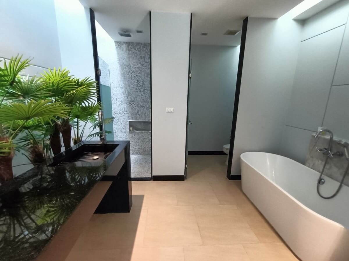 Tropical 3-Bedroom Pool Villa for Sale – SPRS309